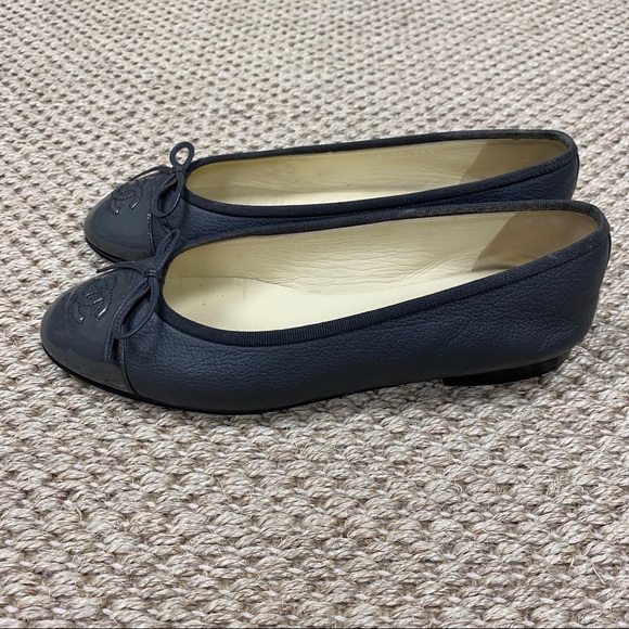 Authentic Chanel grey ballet flats 37.5 - Picture 6 of 12